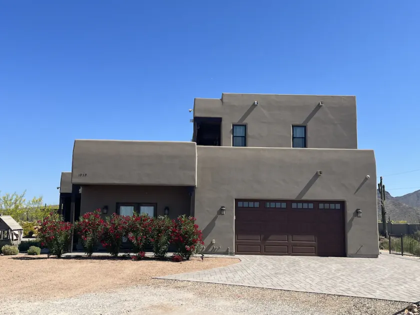 Newly built upper level casita with heated pool, Jacuzzi and state park views! - Image 1