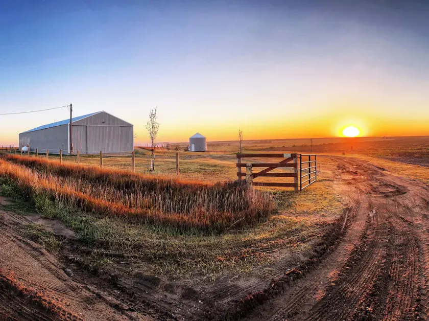 Unique Farmhouse in quiet country setting with beautiful views - Image 1