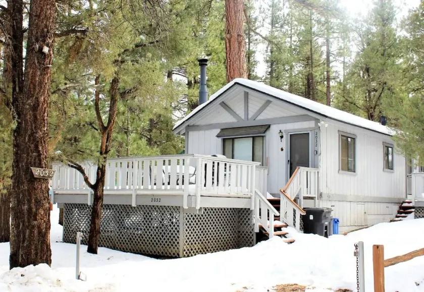 Cedar Pines - 2BR / 1BA / WiFi / Netflix / GRATUIT 2 heures de location de vélo / kayak! - Image 1