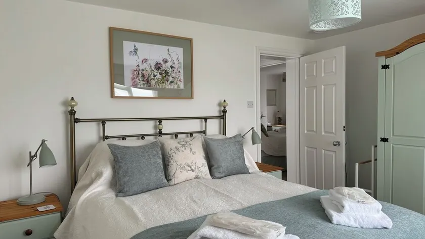 Charming Cottage with rural views - Image 1