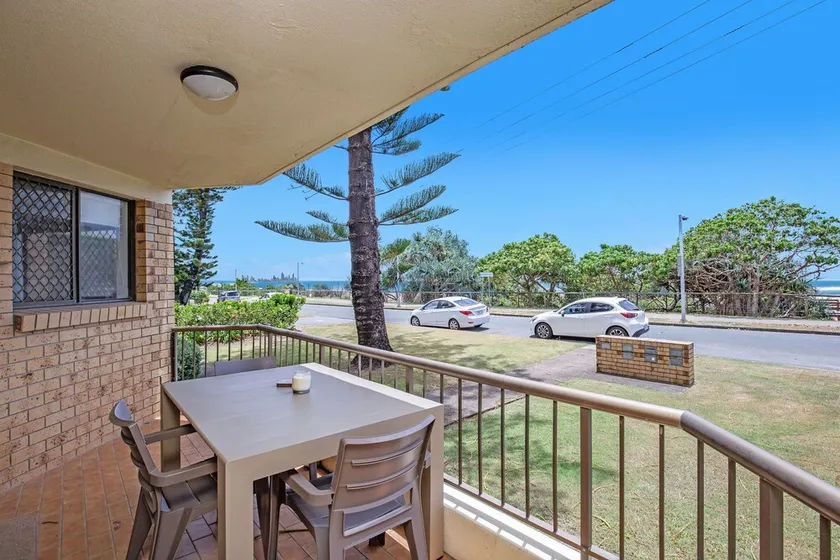 Absolute beachfront apartment! - Image 1