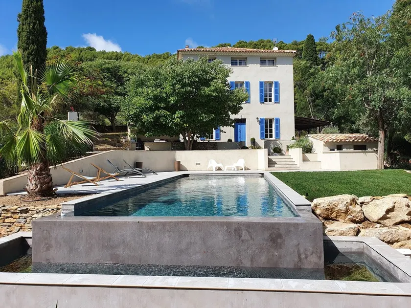 Provençal farmhouse near the cove of Port d'Alon - Image 1