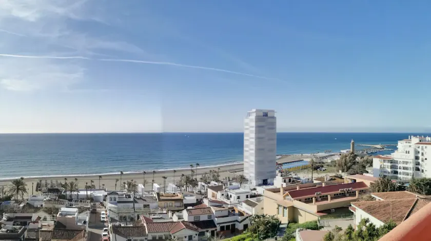 Penthouse avec une vue spectaculaire près de la mer - Image 1