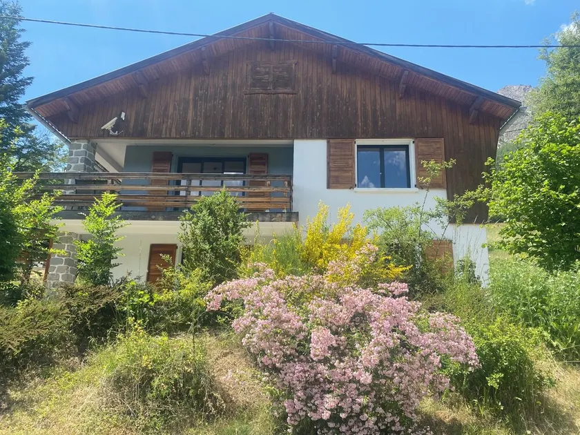 Chalet Familial de Standing vue sur les Montagnes du Parc National du Mercantour - Image 1