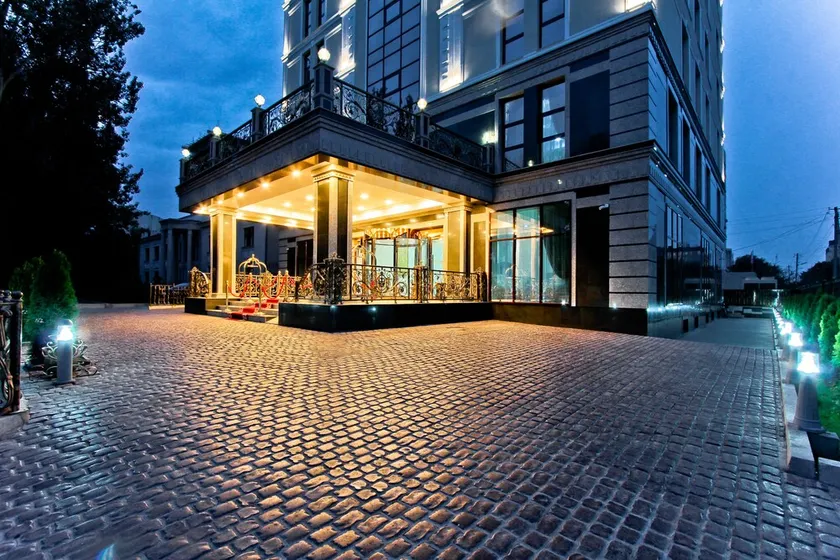 Plaza Hotel Bishkek - Image 1