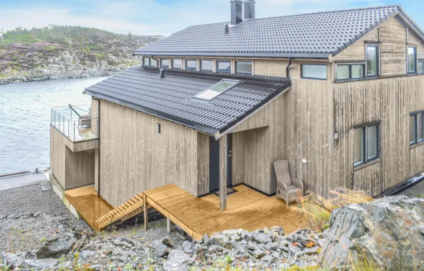 Beach Front Home In Stolmen With Wifi - Image 1