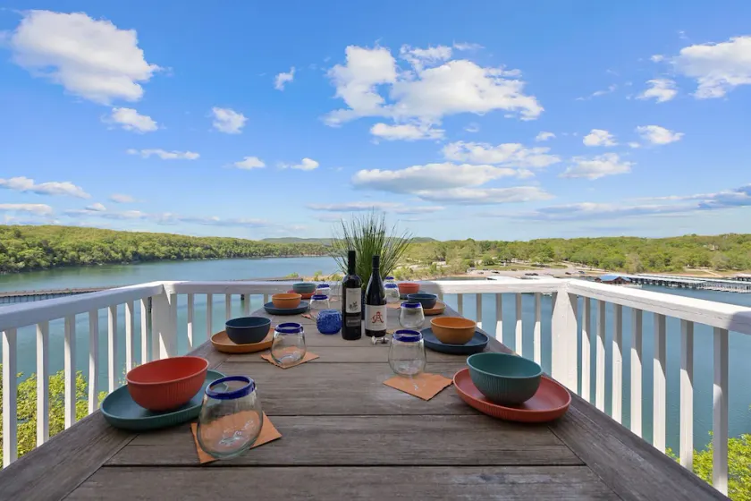 Daves Eureka: Magnificent Views of Table Rock Lake, 15min from Eureka Springs AR - Image 1