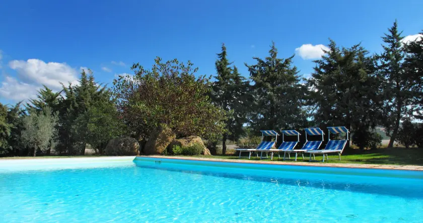 Hermoso apartamento en villa para 5 personas con piscina, WIFI, TV y veranda - Image 1