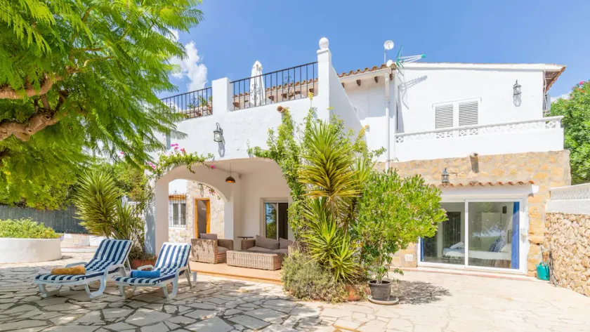 CASA VERDE - 5 Bedroom Villa with Private Pool - Image 1