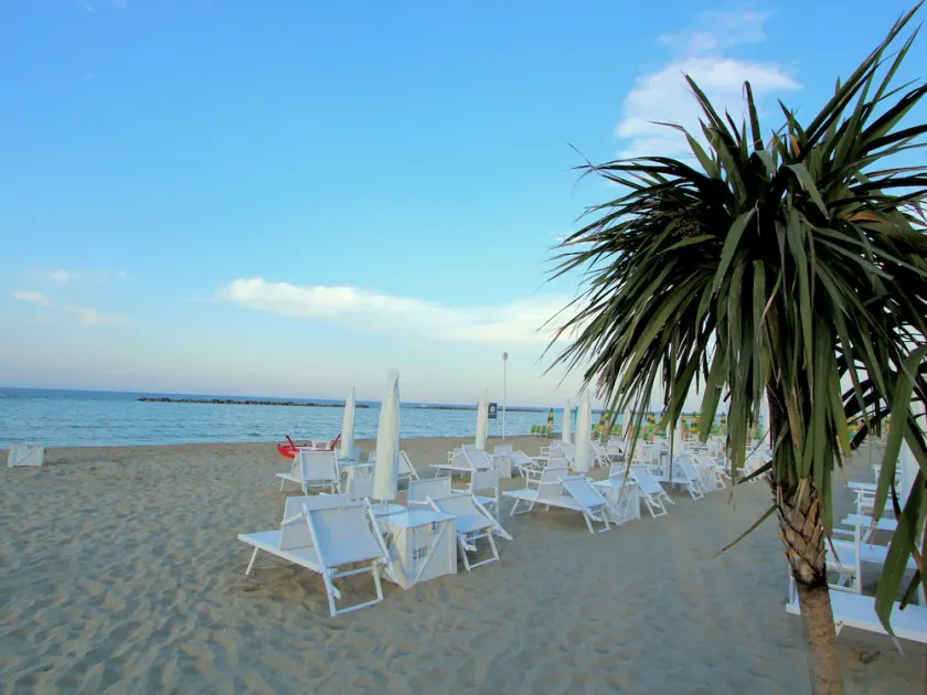 Sunny Stay in Tavullia Hills - Image 1
