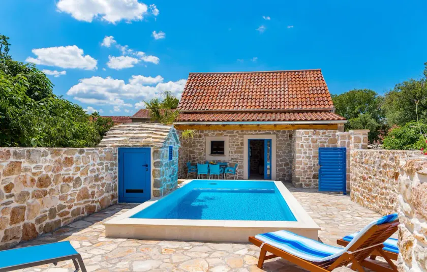 Amazing Home In Drnis - Image 1