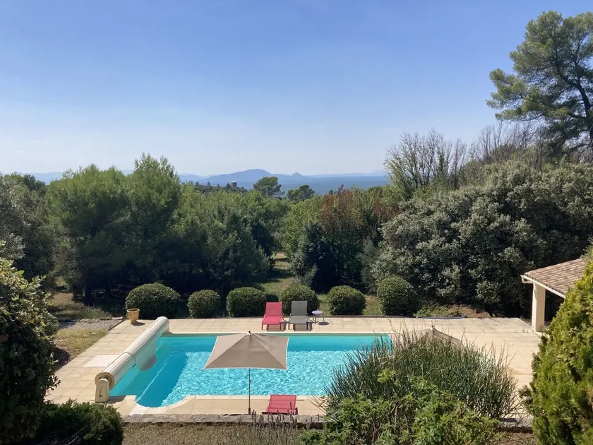 Familieejendom med stor swimmingpool, park og fremragende landskab så langt øjet kan se - Image 1