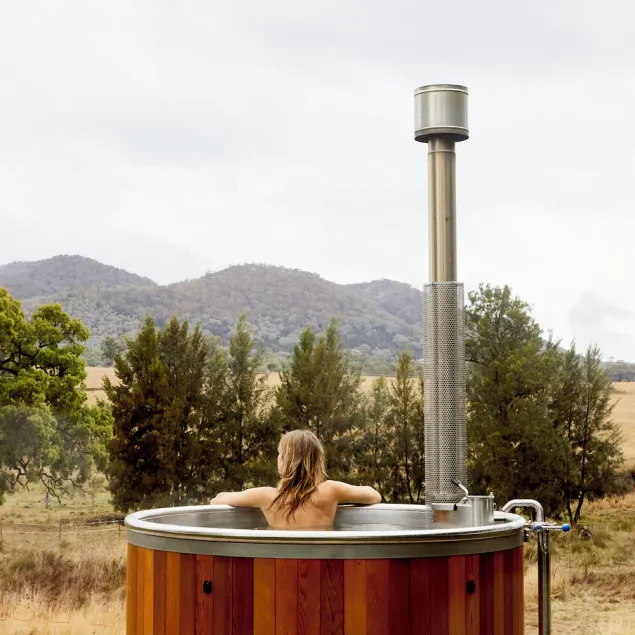 The Creek Country Retreat Wood Fired Hot Tub, And New Large Swimming Pool - Image 1
