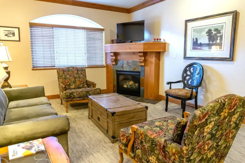 Charming Midway Getaway~Skiing, Hot Spring, Golf, Fish - Villa 2031-1 - Image 1