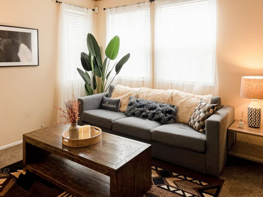 Spacious Cozy Home Near Almeria Park - Image 1