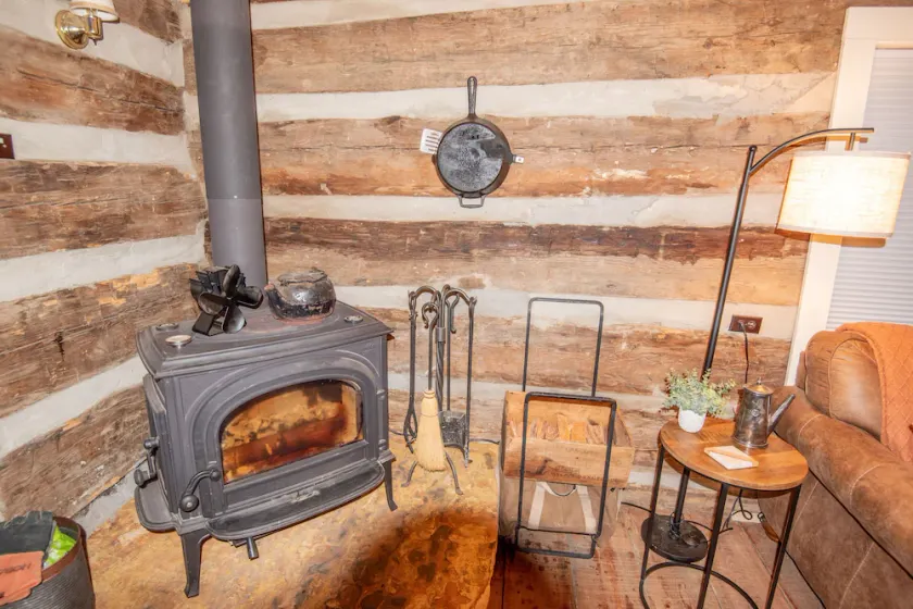 New Rental overlooking the New River - Cozy Cabin Between Boone and West Jefferson - Image 1