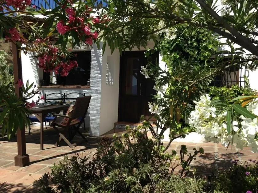 Pretty Reformed Stables With Spectacular Country Views, Private Pool And Gardens - Image 1