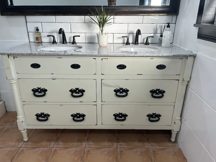 Spacious Spanish Casita - Image 1