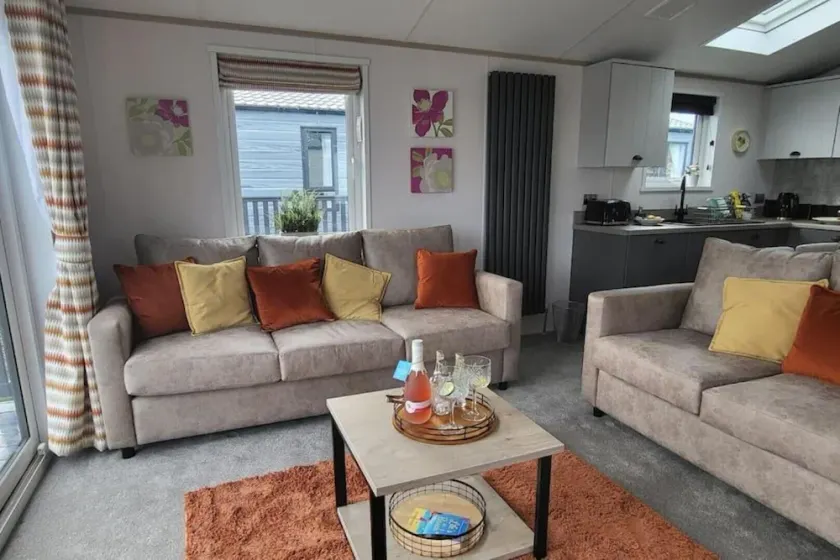 Holiday home 5 min from Padstow and 15 min from the seven bays - Image 1