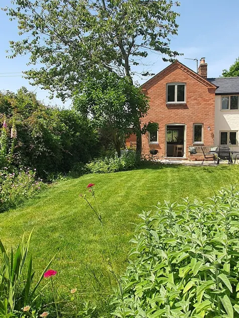 Peaceful cottage nr Ludlow & Leominster, newly renovated, large garden & orchard - Image 1