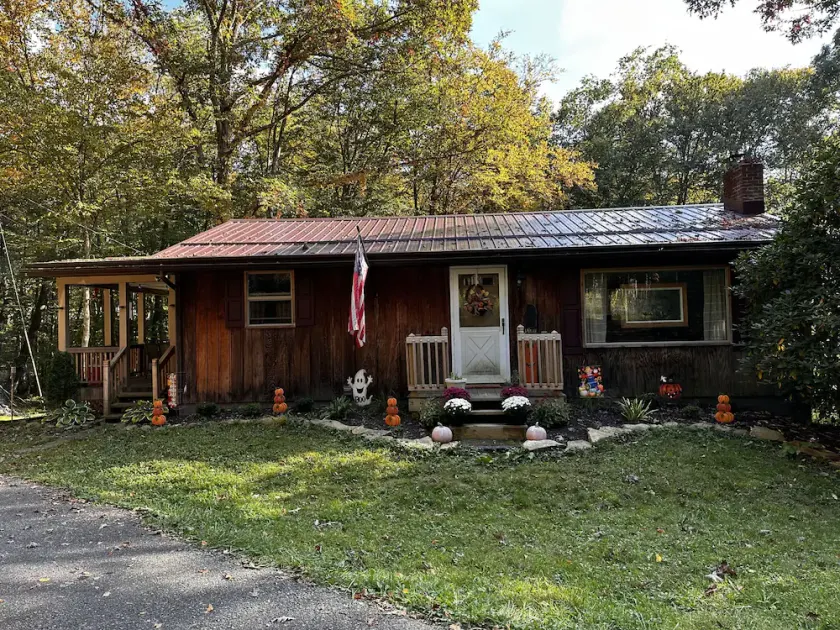 Cozy Cabin - Image 1