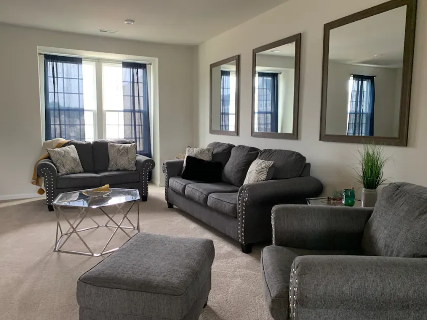 Gorgeous, Fully Furnished, 3 Story Townhome!!! - Image 1