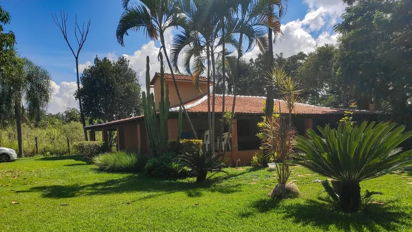Granja agradable cerca de Brasilia, con piscina y zonas de ocio. - Image 1