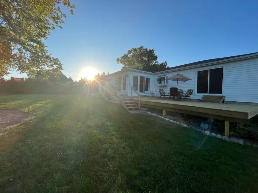 Riverview House. Close to River, Trails and Town. Comfortable 3 bedroom home. - Image 1