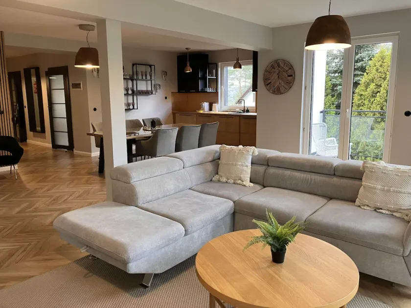 Very large apartment with private sauna - Image 1
