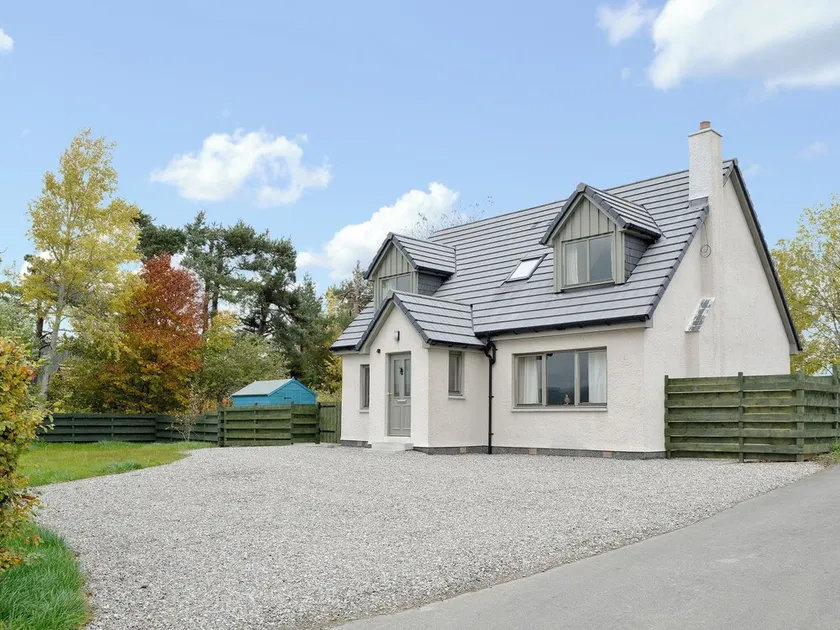 3 bedroom accommodation in Tomintoul, near Grantown-on-Spey - Image 1