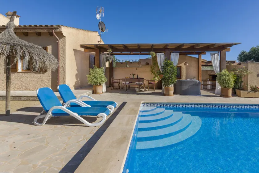 Finca med stor have - Image 1