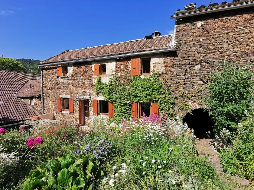 LARGE HOUSE TO SHARE WITH FRIENDS - Image 1