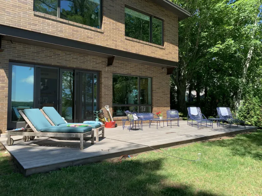 Modern Leland Cottage on North Lake Leelanau Lakefront 3 bed 4 bath - Image 1