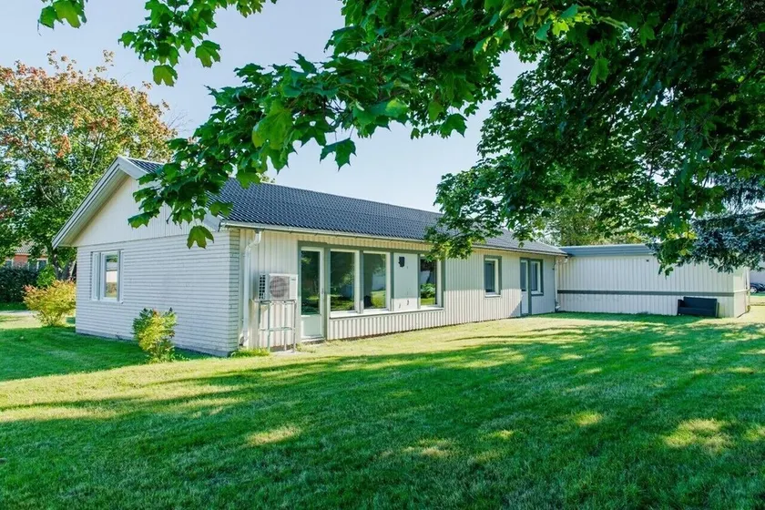 Spacious Villa in the high coast - Image 1