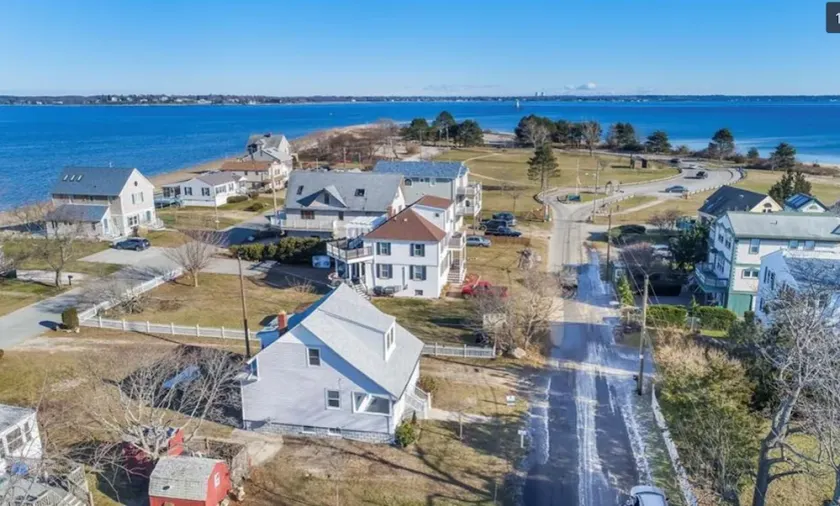 Beach House for rent - 4 houses down from Conimicut Beach park. - Image 1