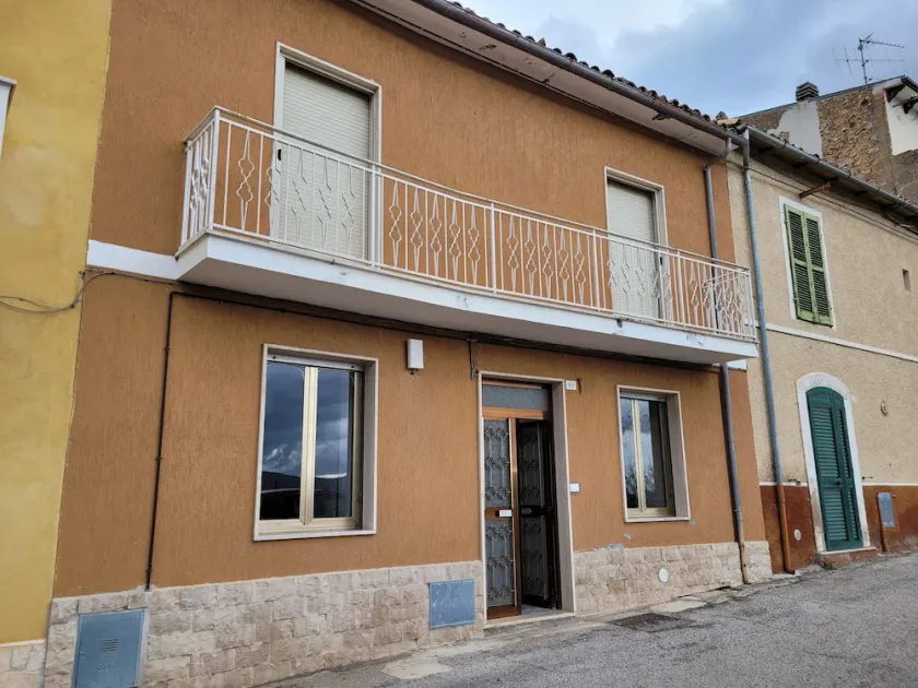 Charming family home in the heart of Abruzzo - Image 1