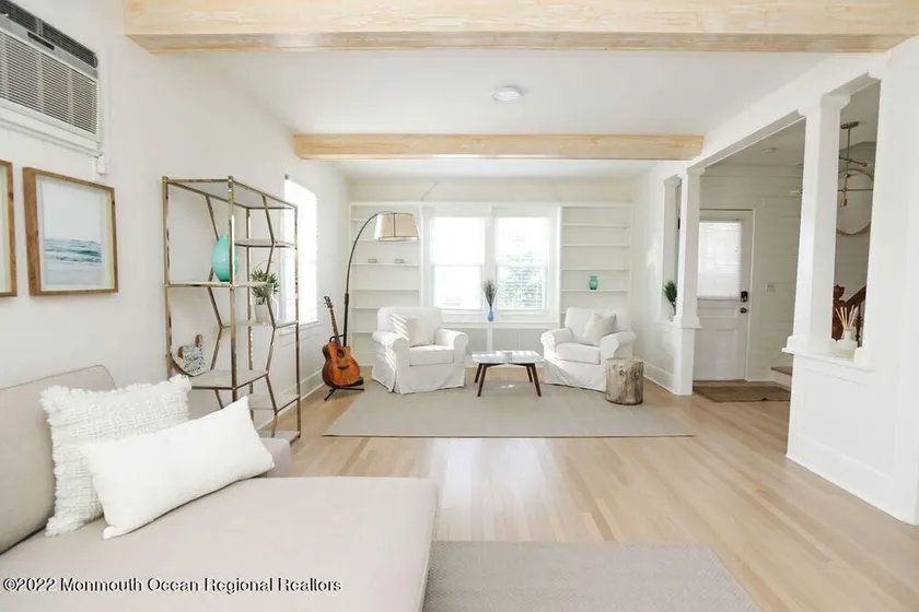 Hidden Gem-Charming Beach Oasis close to everything. Renovated/walk to Beach. - Image 1