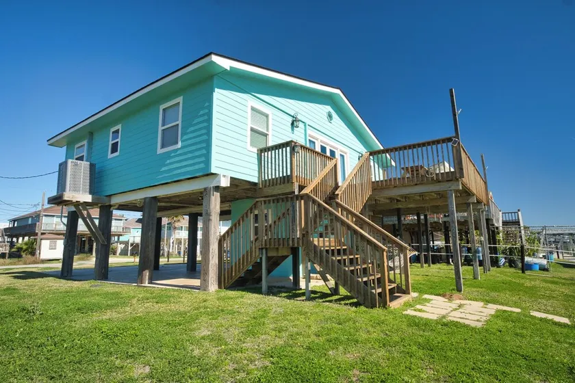 Waterfront 3BR 2BA w private dock, deck, SUPs, hammock - Image 1