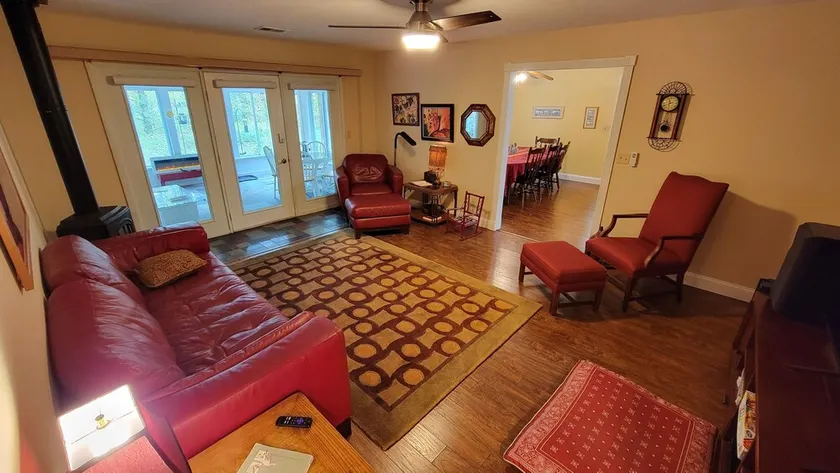 Relax at this Private, Peaceful, Dog-Friendly Ecohouse in the Woods. - Image 1