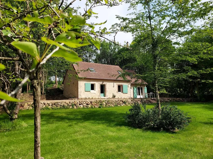Charming Cottage in Peaceful Forest Setting, Near Le Mans – Modern Amenities & High-Speed WiFi - Image 1