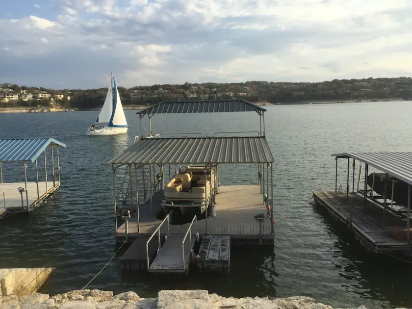 Lake Travis Waterfront - 4BR / 3BA enestående udsigt, Boat Dock - Image 1