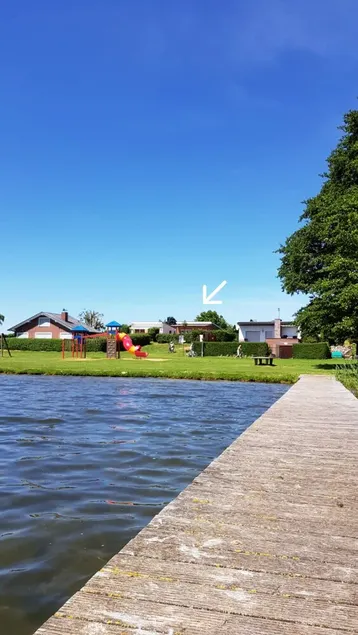 Bangalô de férias na margem noroeste do Müritz, com vista direta para o lago - Image 1