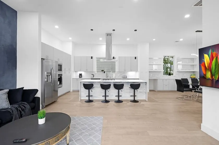 Perfect Houston Group Stay for 12 With 6 Beds 6 Baths - Image 1