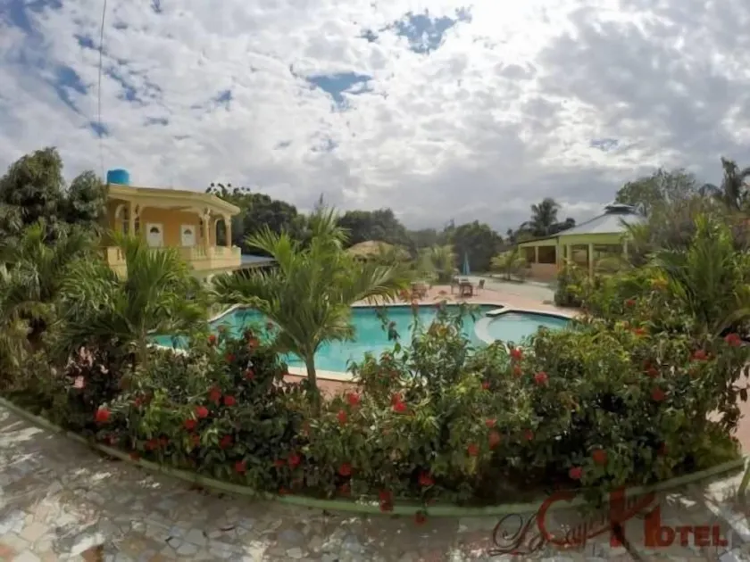 La Cayenna Hôtel et Restaurant - Image 1