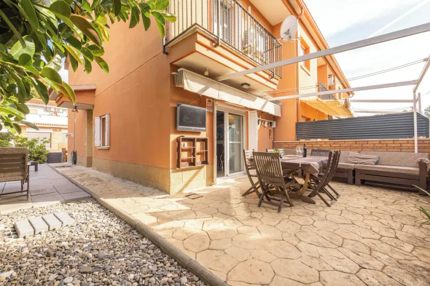 Casa con wifi, piscina, barbecue, aria condizionata, a 100 metri dalla spiaggia - Image 1