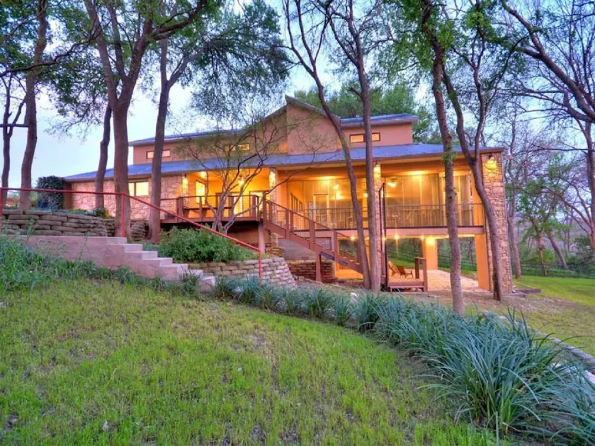 Perfekt til familiesammenkomster, 2 Acre, 5/5 Hjem med 200 'Private Riverfront - Image 1