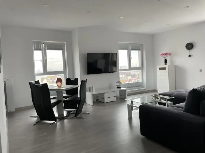 Amazing 4 Room apartment close to the center - Image 1