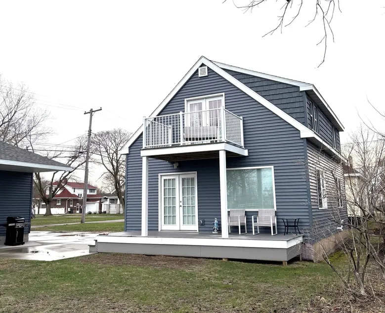 Charming Full Home in Downtown Escanaba – Walk to Beach, Park, and Marina! - Image 1