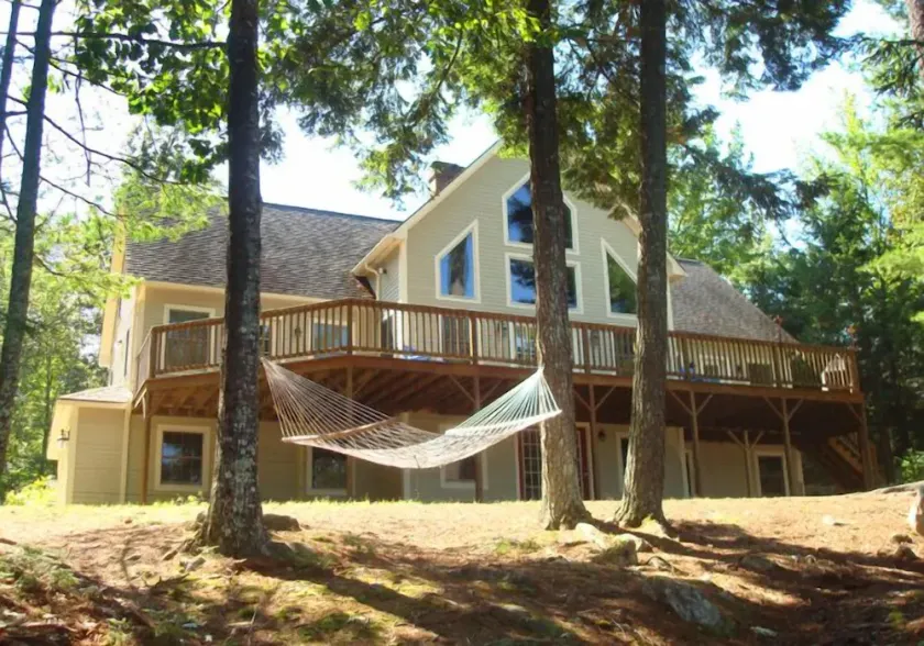 Modern, Luxury Lakefront Home on Crescent Lake, Maine - Image 1