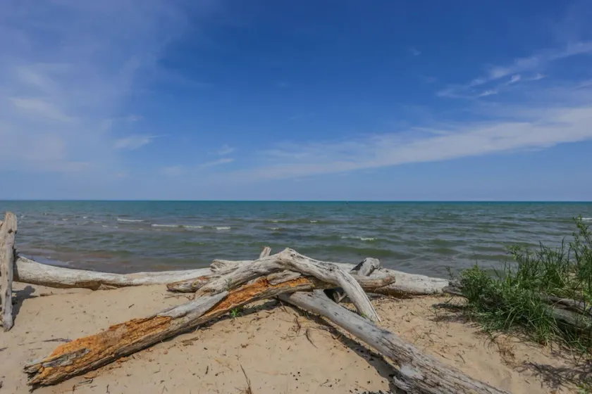 Opdateret, malerisk 4 BDRM Cottage i Port Franks på Lake Huron - skridt væk fra stranden - Image 1
